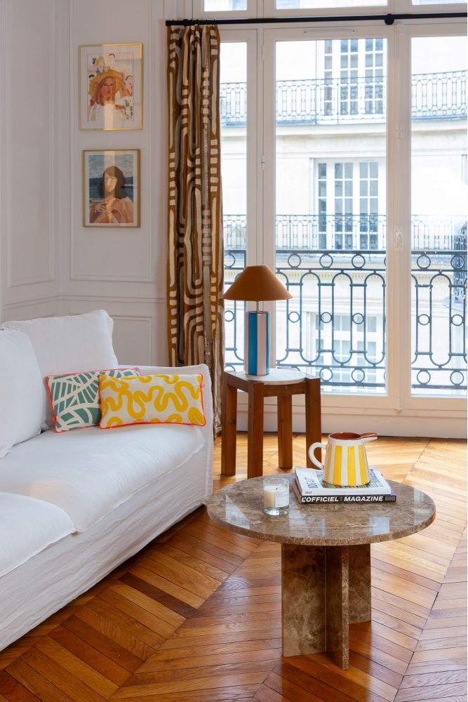 Tavolino basso rotondo in marmo beige