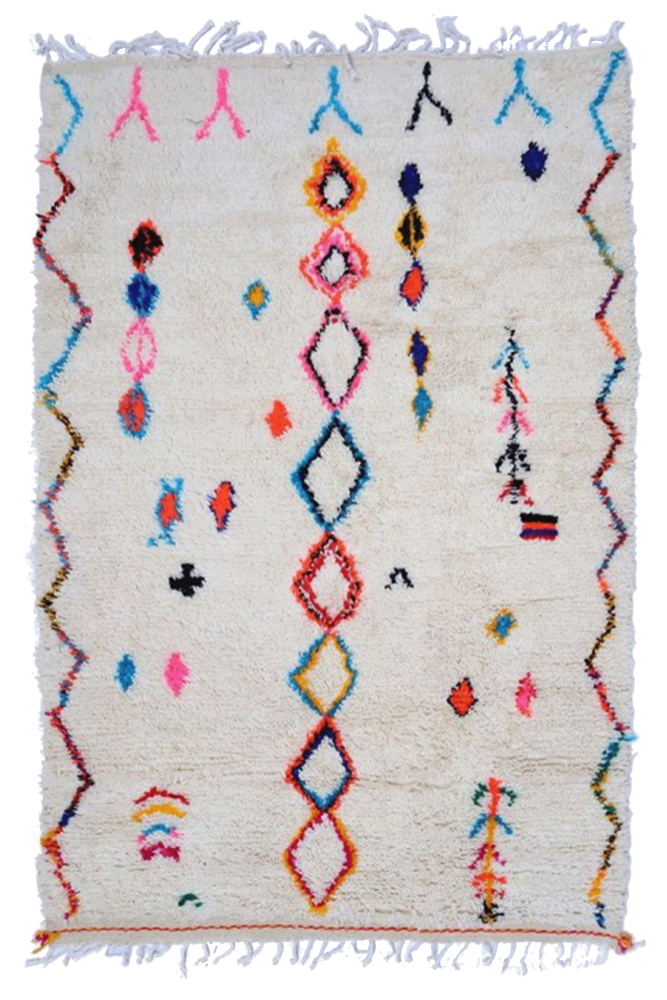 Grande tappeto berbero Azilal bianco con losanghe rosa, rosse, blu, gialle, verdi e arancioni.