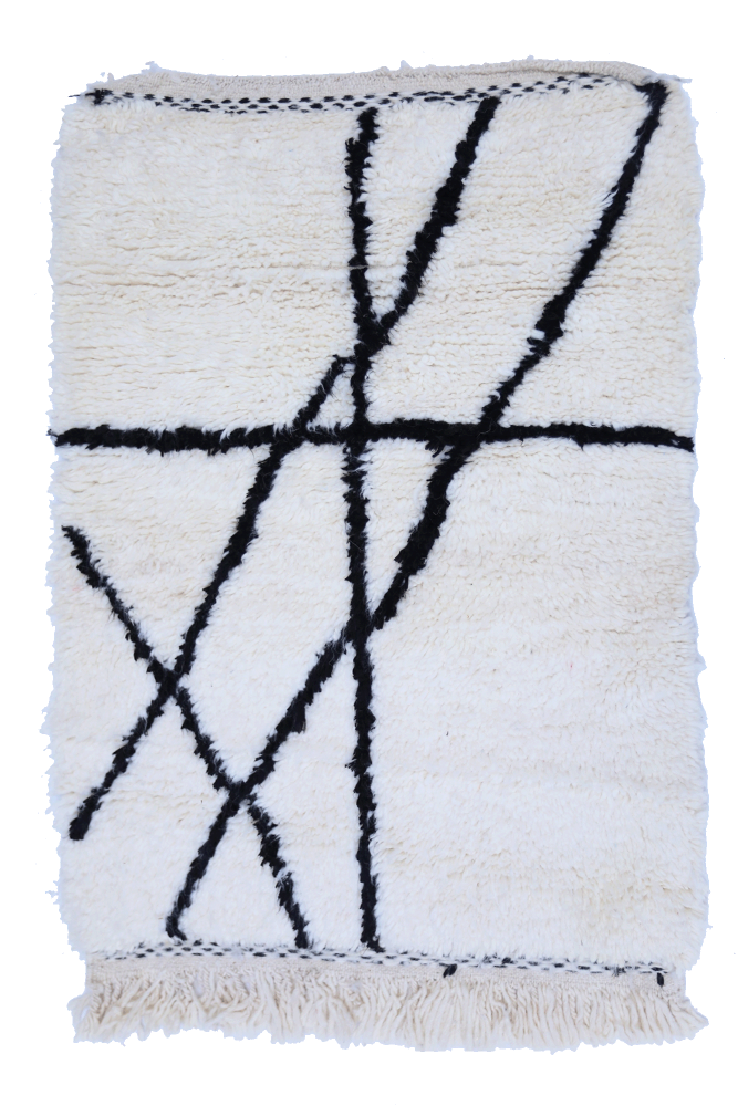 White Berber Beni Ouarain rug with black primitive lines