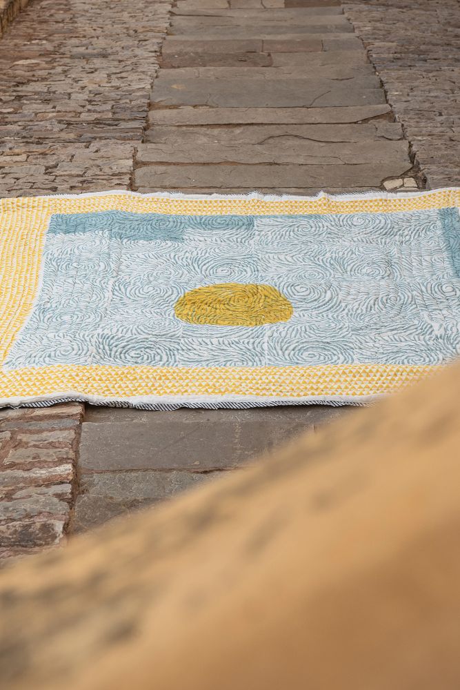 Couvre-lit matelassé. Good Morning. CQC LA